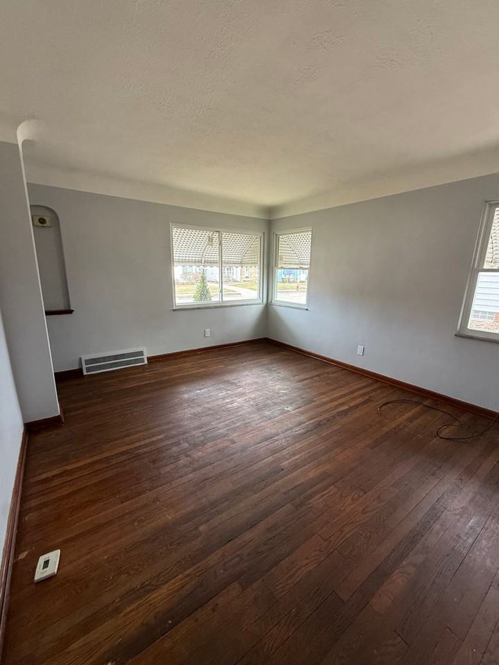 11712 Mccracken Rd - Photo 2 of 8