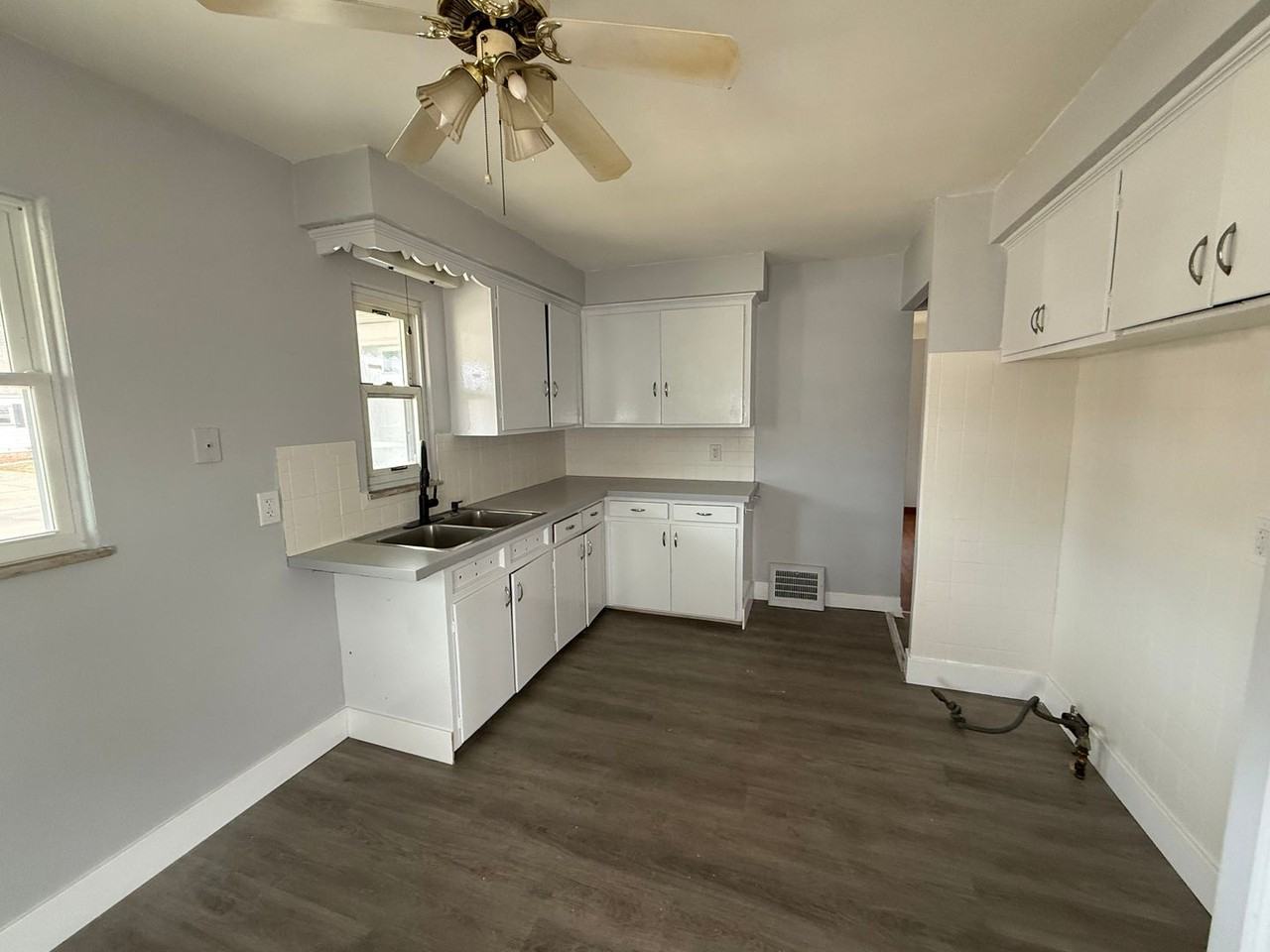 11712 Mccracken Rd - Photo 4 of 8