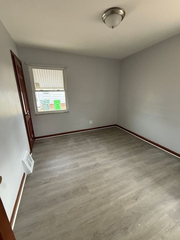 11712 Mccracken Rd - Photo 5 of 8