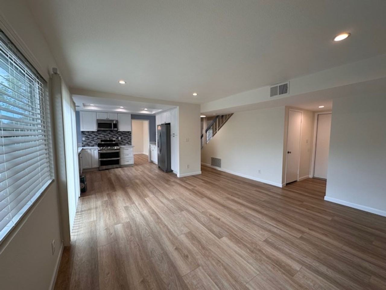 12111 Wagner St - Photo 2 of 32