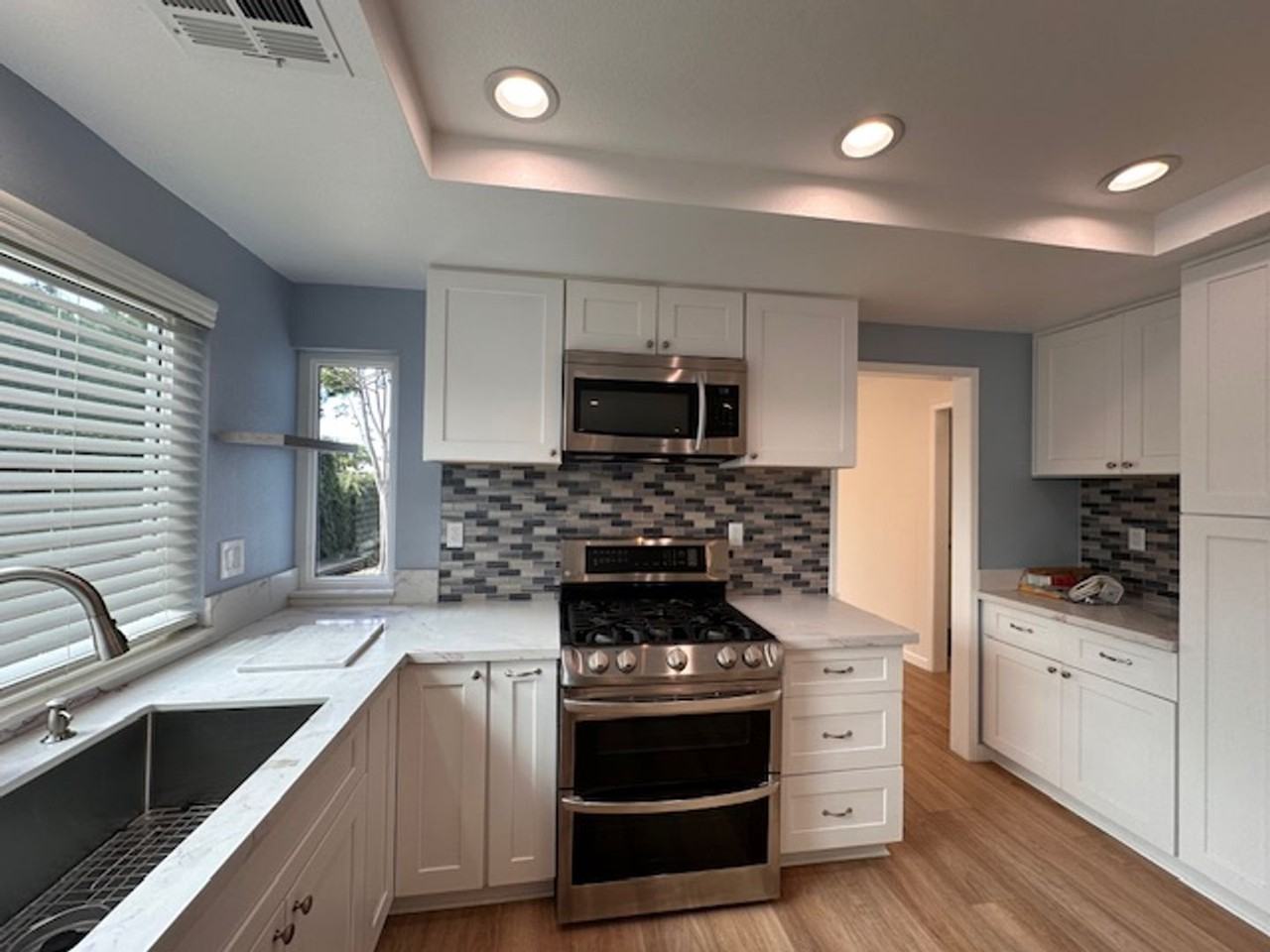 12111 Wagner St - Photo 6 of 32