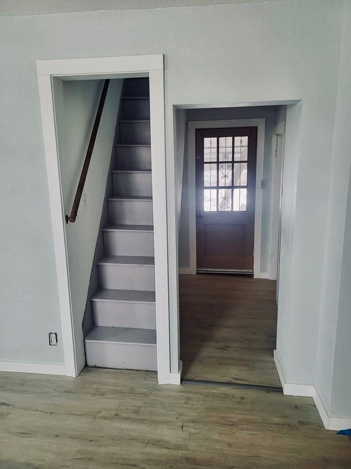 312 E Electric St - Photo 4 of 14