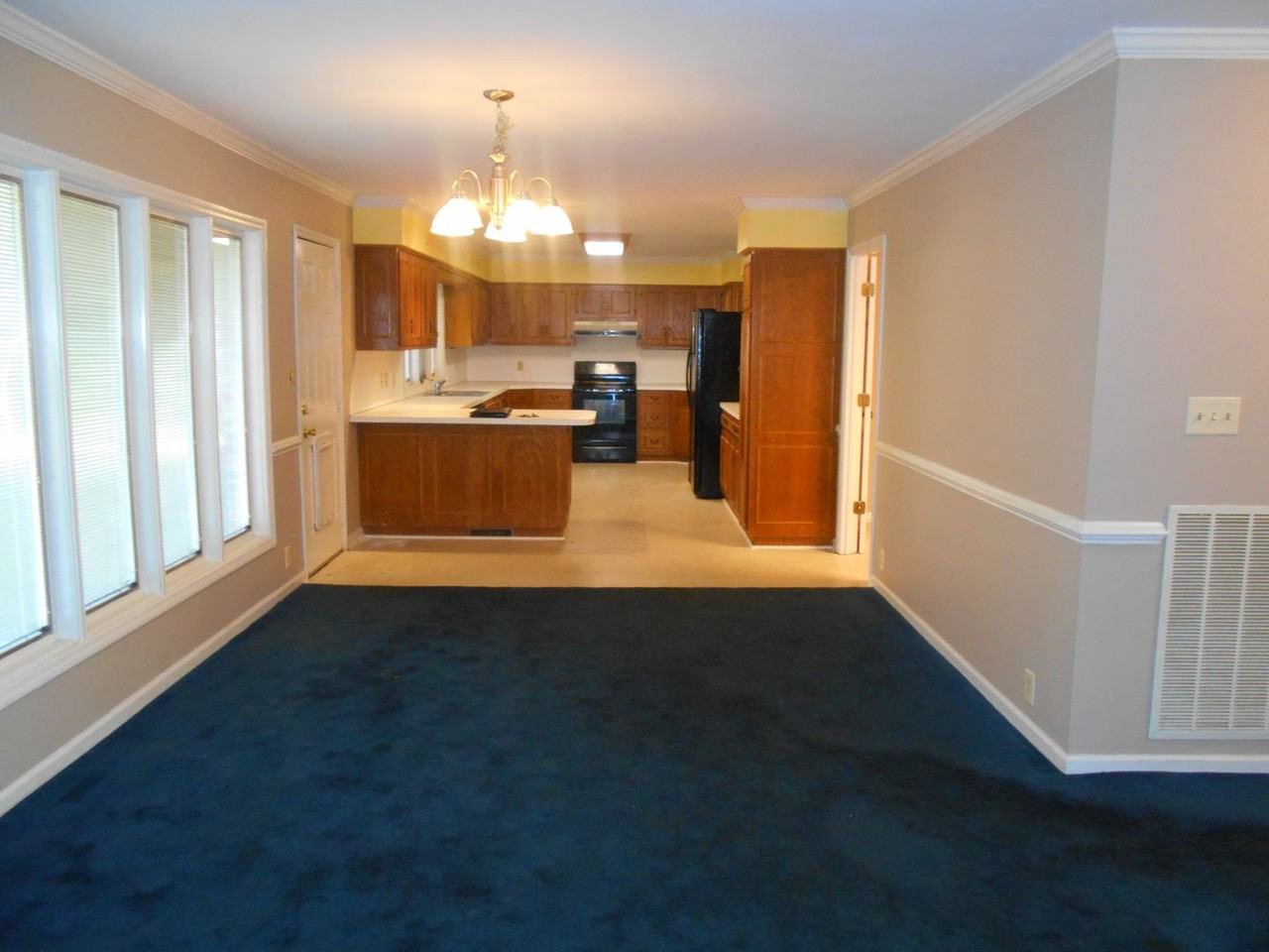 5003 Converse Dr - Photo 4 of 18