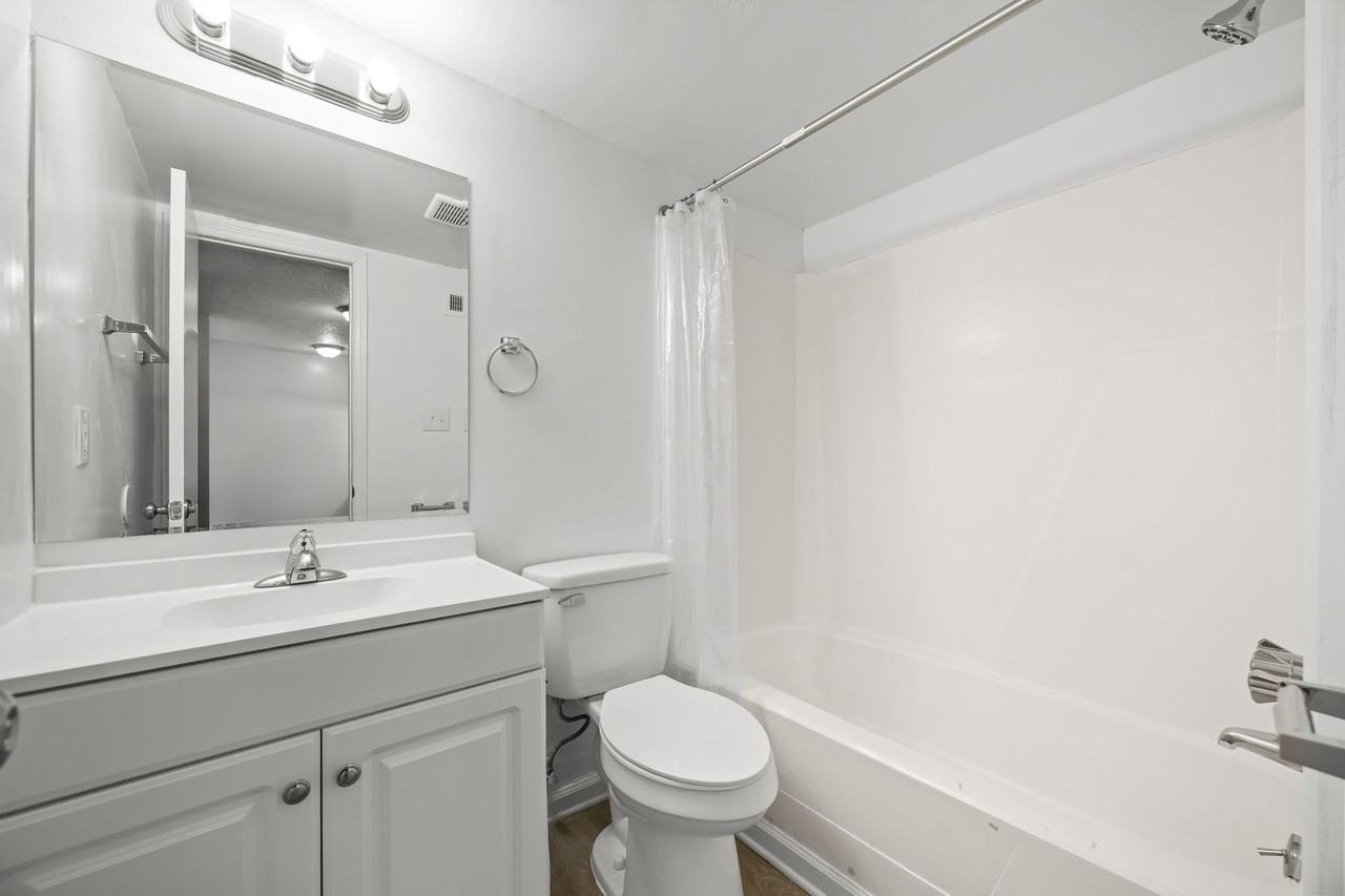 1 Bedroom/ 1 Bath apartment - Photo 4 of 20