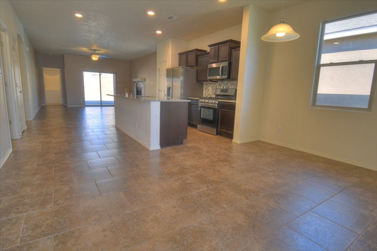 2582 Camino Plata Loop Ne - Photo 2 of 18