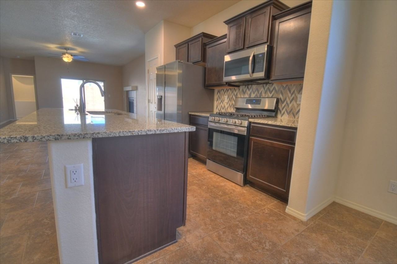 2582 Camino Plata Loop Ne - Photo 3 of 18