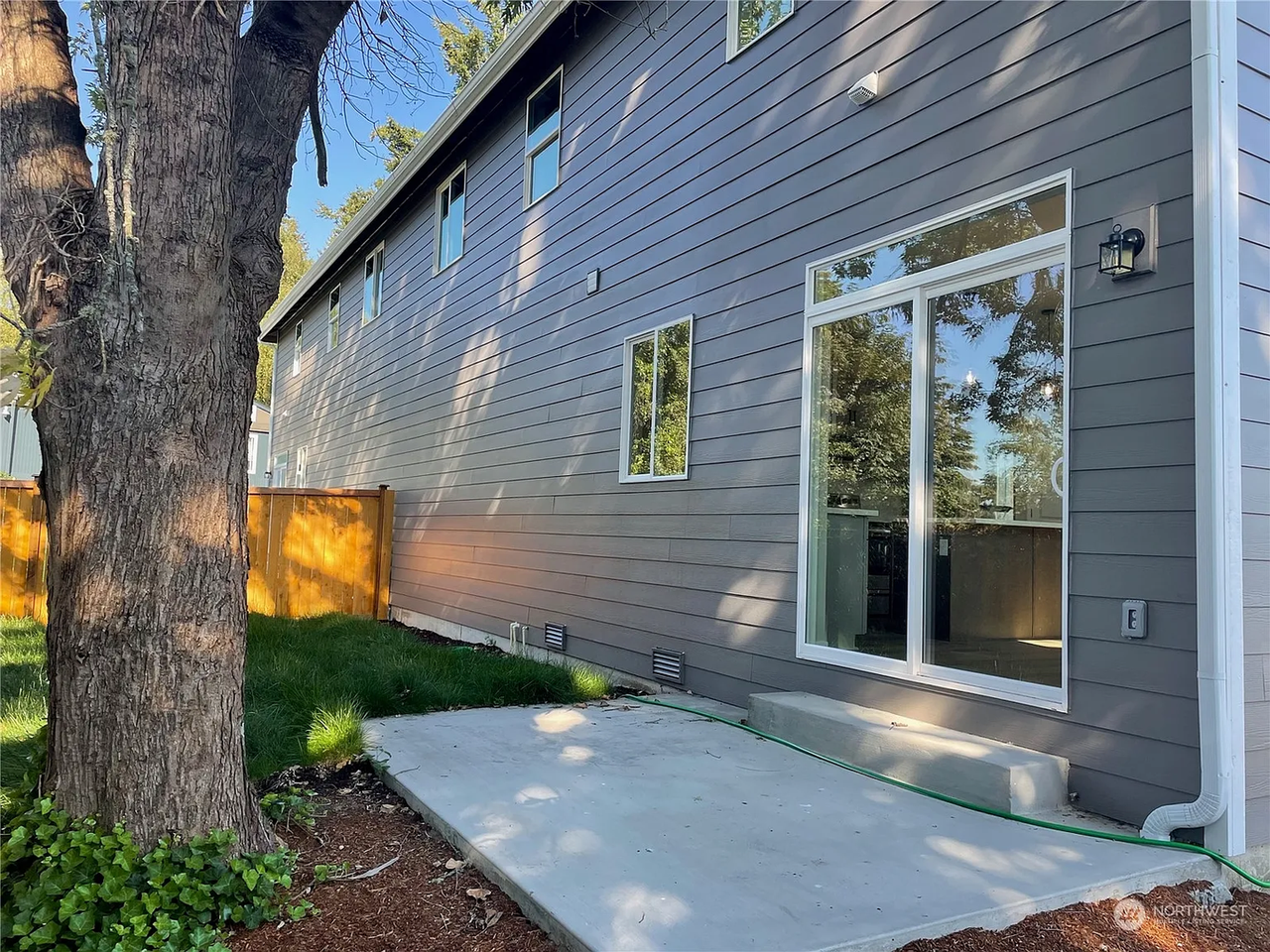 2747 Callahan Dr - Photo 5 of 13