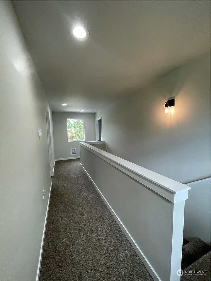 2747 Callahan Dr - Photo 6 of 13