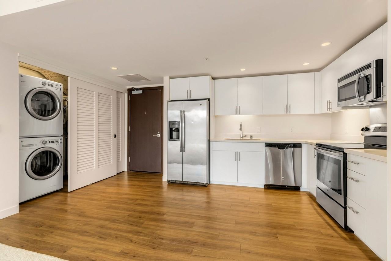 888 Kapiolani Blvd #2311 - Photo 6 of 27