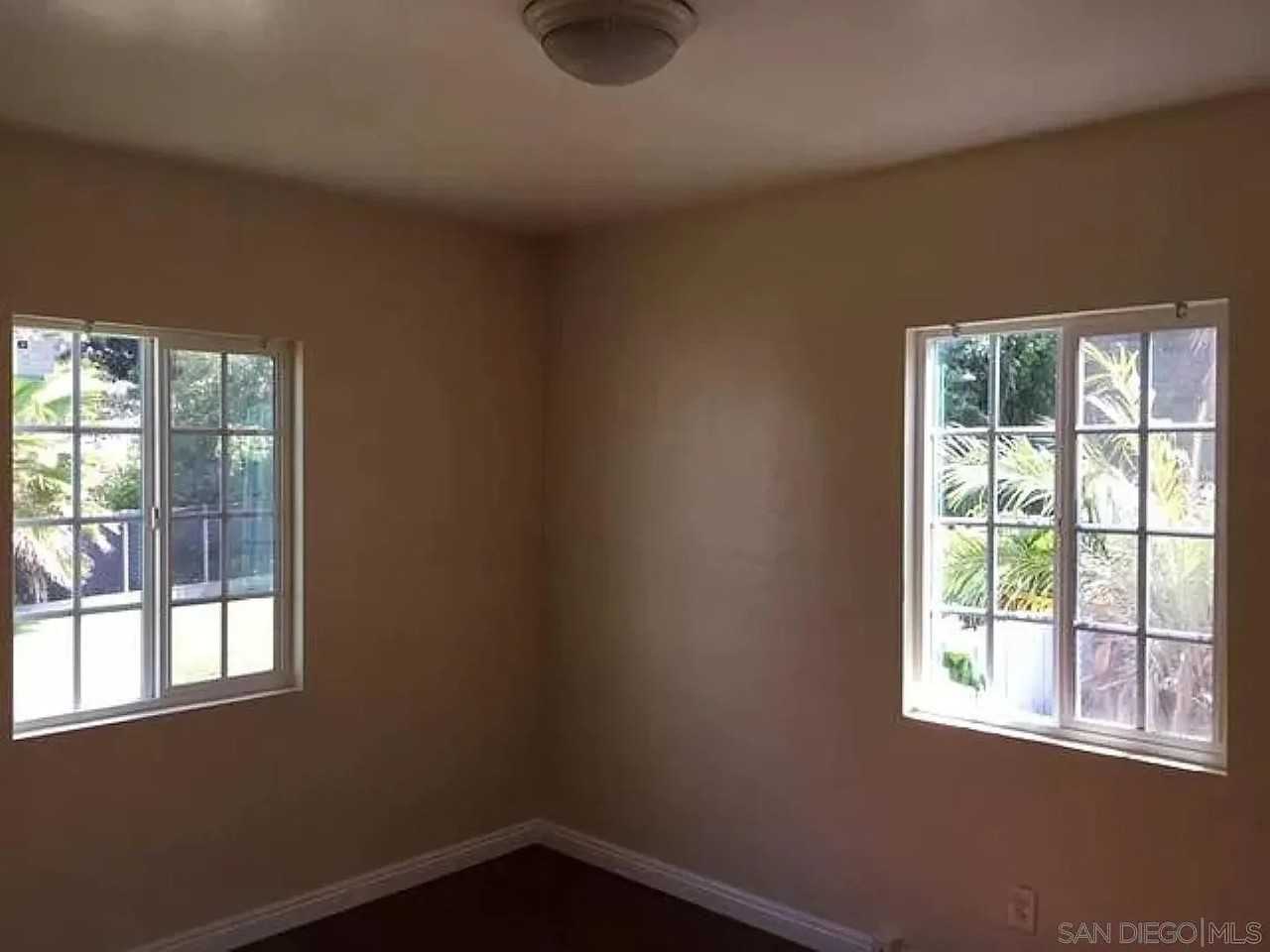 3680 Voltaire St - Photo 4 of 8