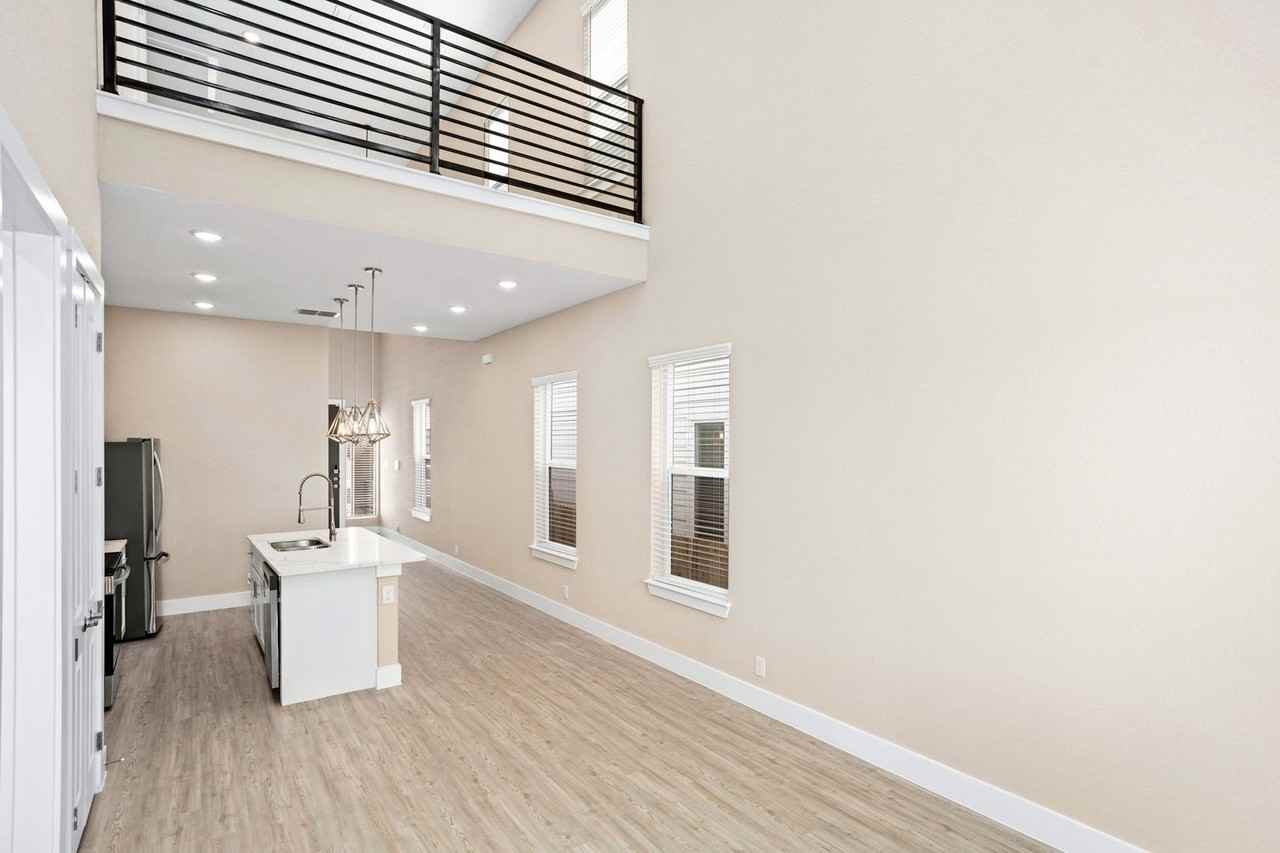 11802 Zarkava Way - Photo 4 of 27