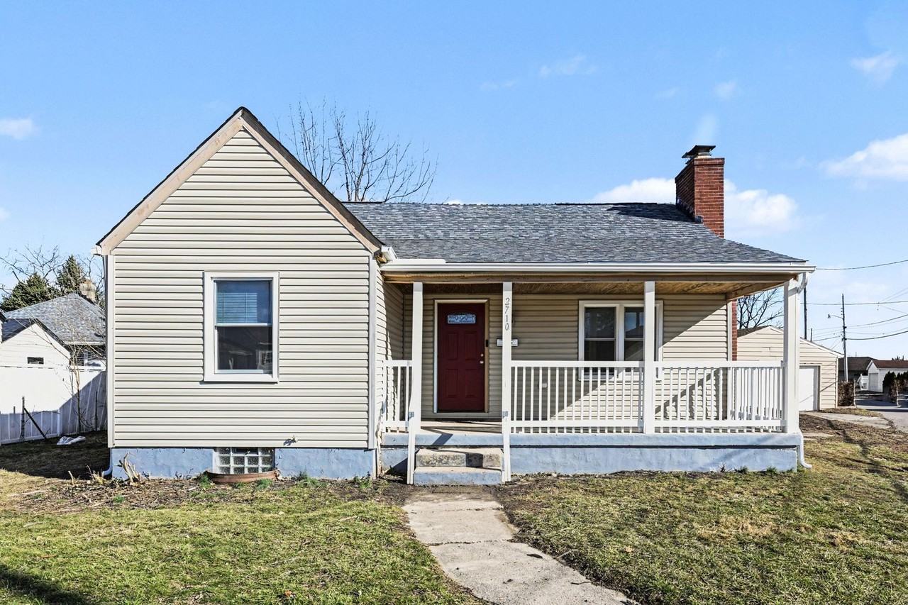 2710 Hazel Ave - Photo 2 of 42