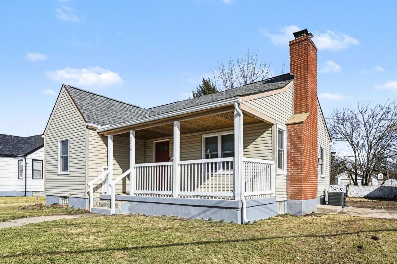 2710 Hazel Ave - Photo 3 of 42