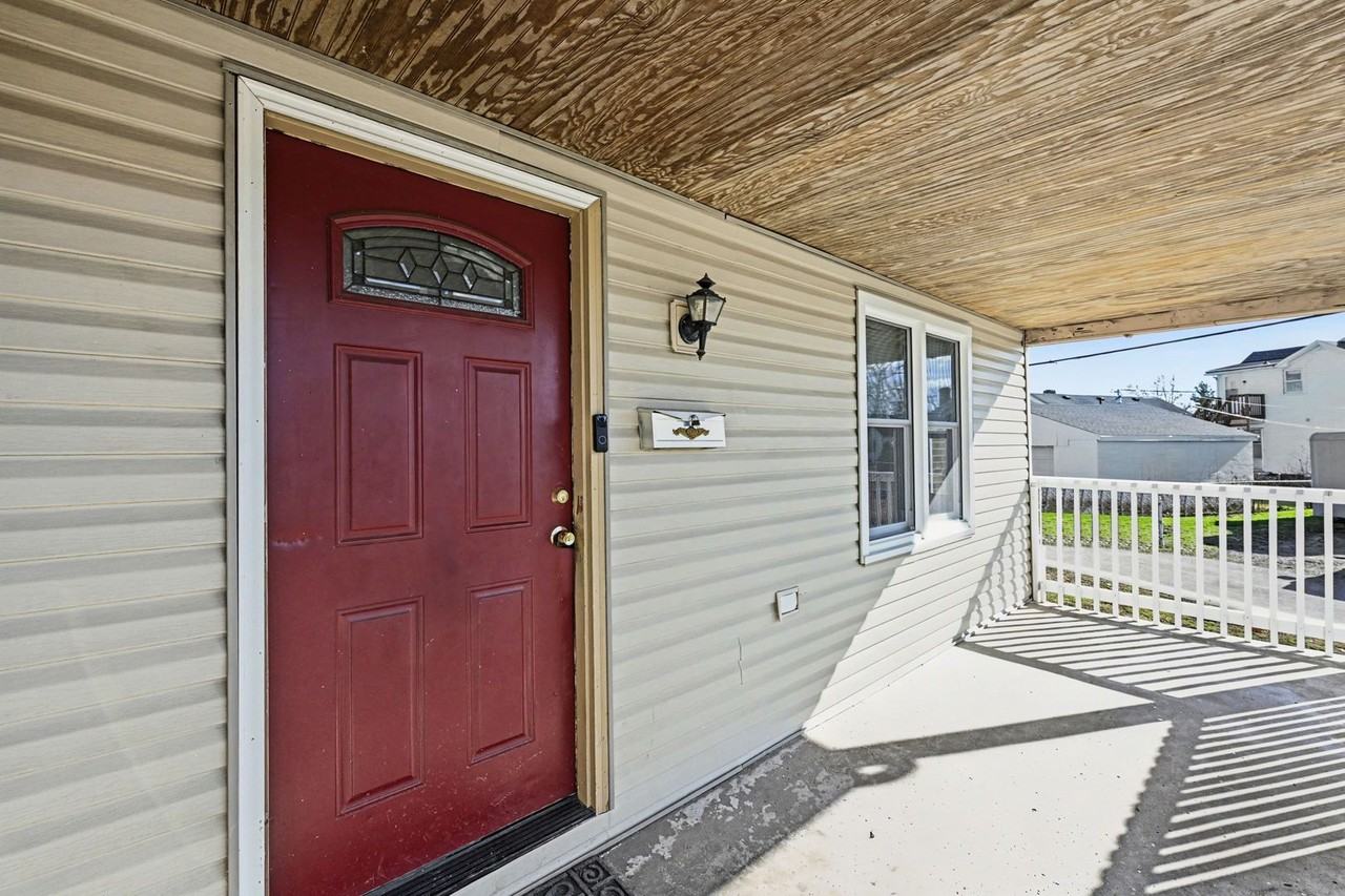 2710 Hazel Ave - Photo 5 of 42