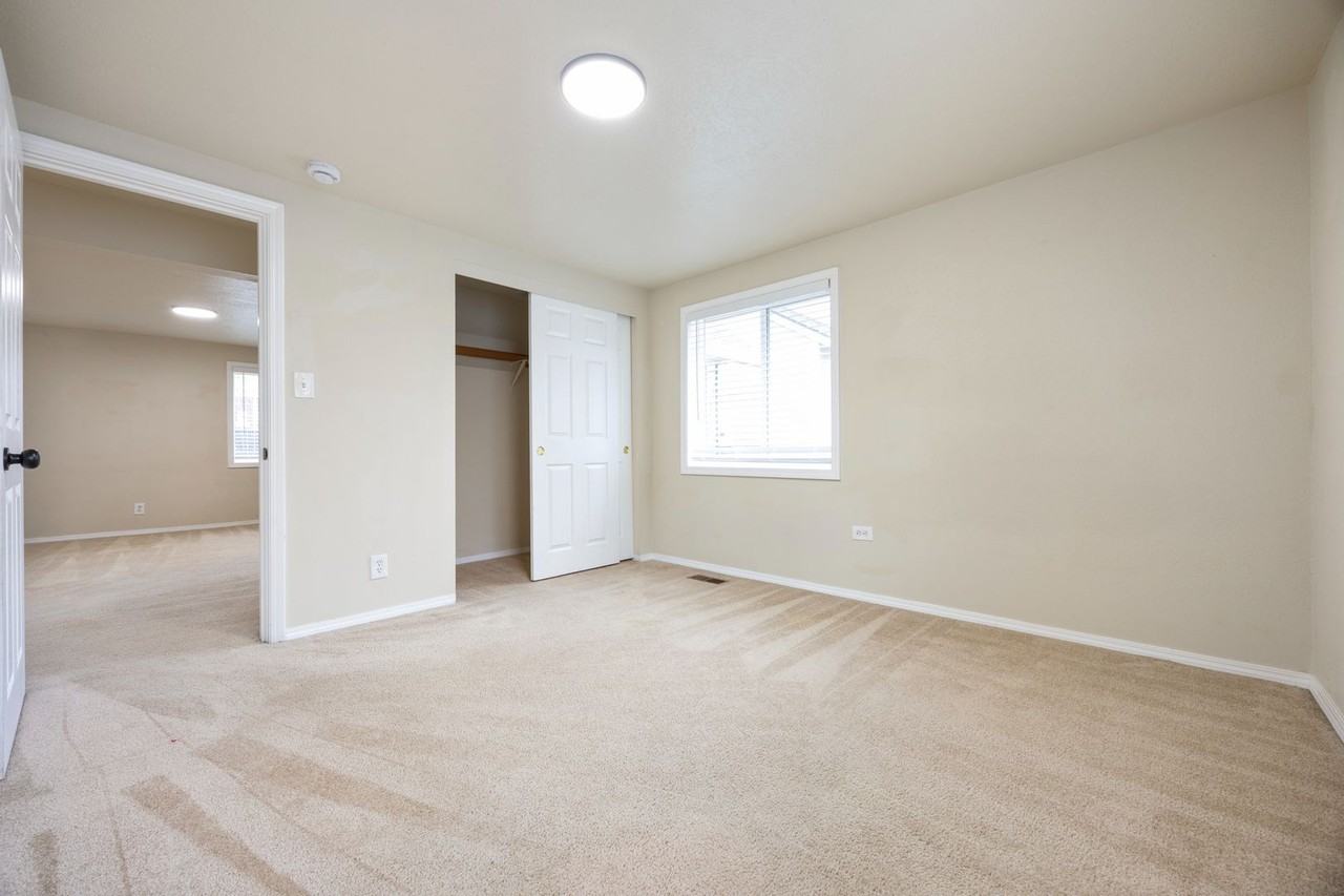 12552 Se Ramona St - Photo 2 of 43