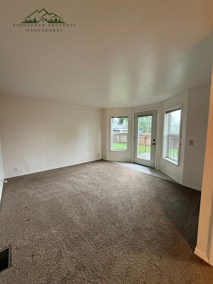 33100 Whetham Way - Photo 6 of 26