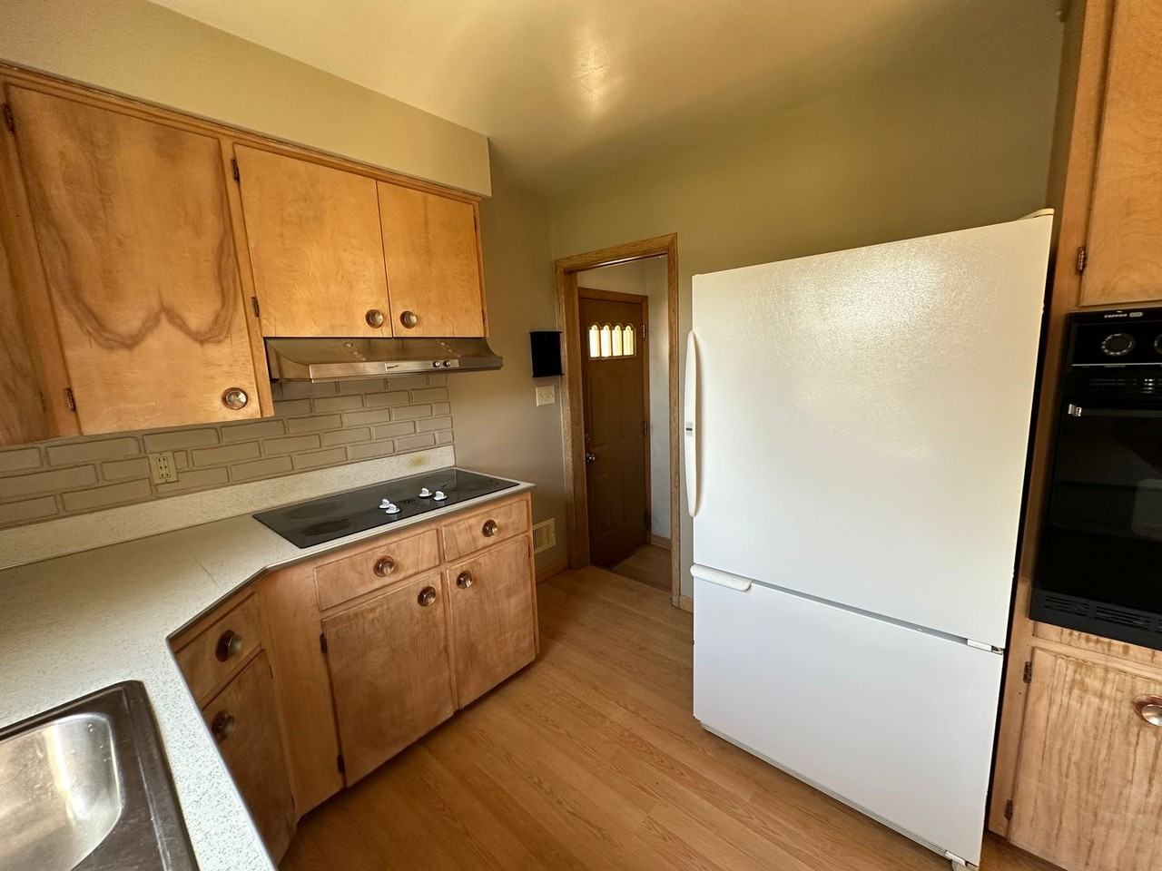 401 Hilltop Rd - Photo 4 of 16