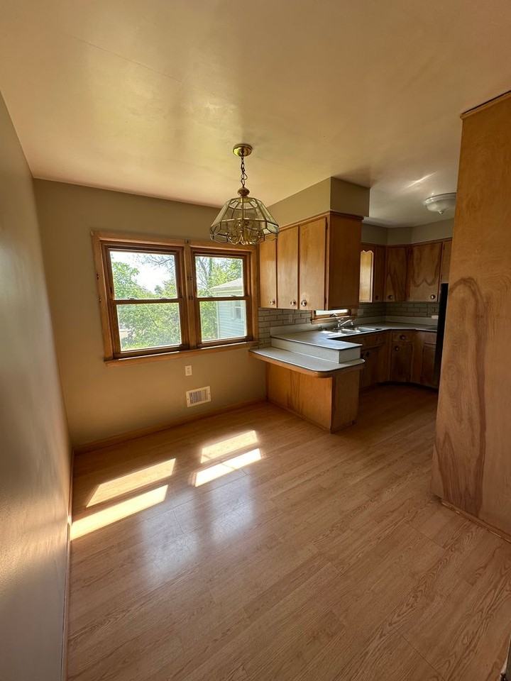 401 Hilltop Rd - Photo 7 of 16