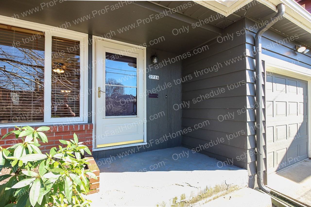 2714 Se 48th Ave - Photo 4 of 36