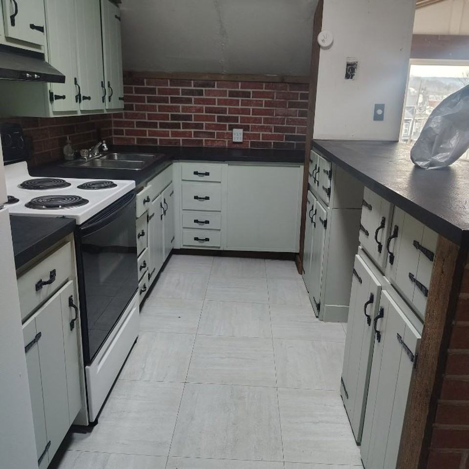 52 Chestnut St - Photo 3 of 8