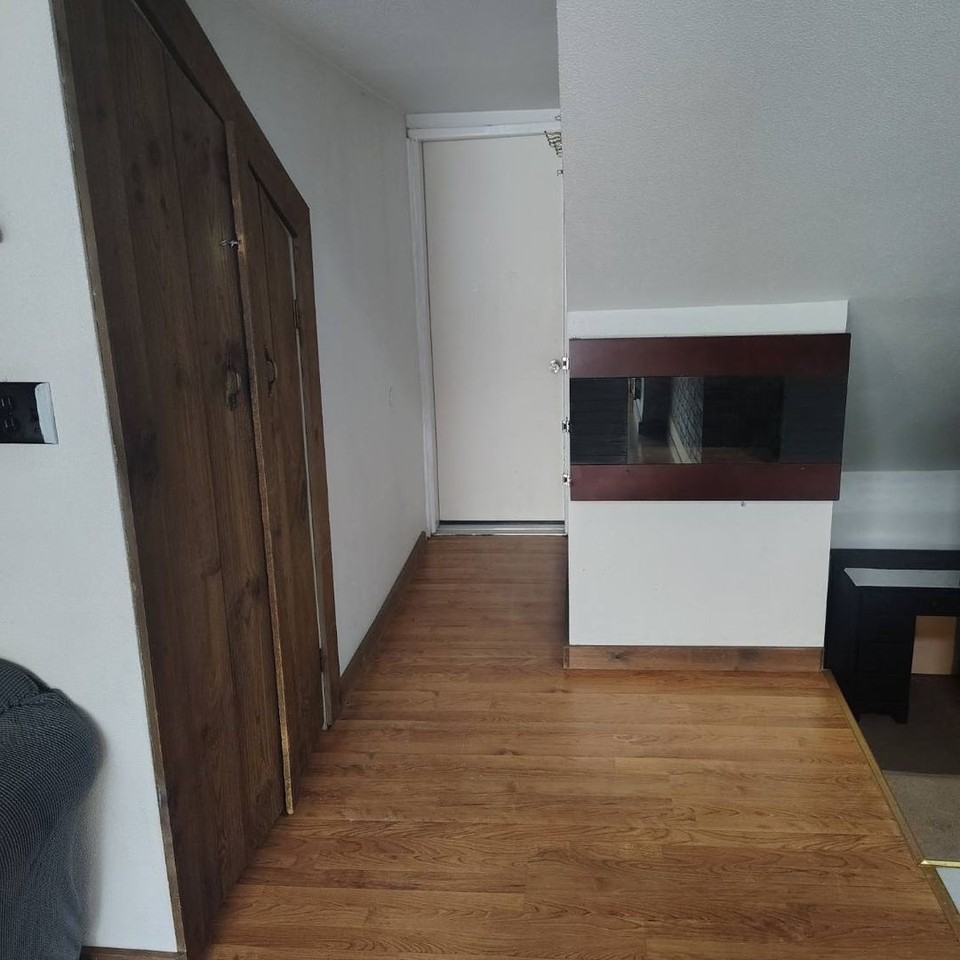 52 Chestnut St - Photo 4 of 8