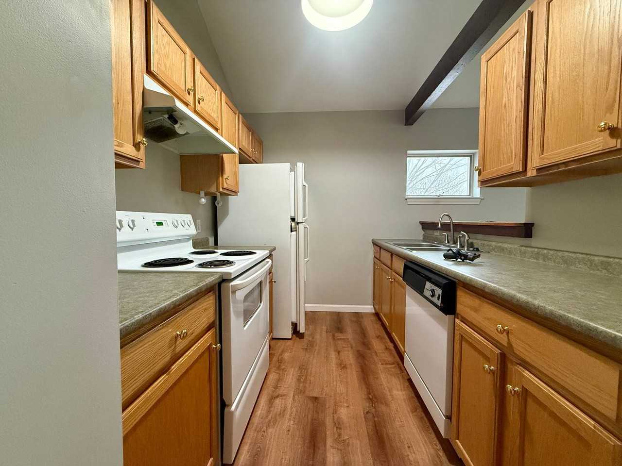 183 Lower Main St - Photo 2 of 10