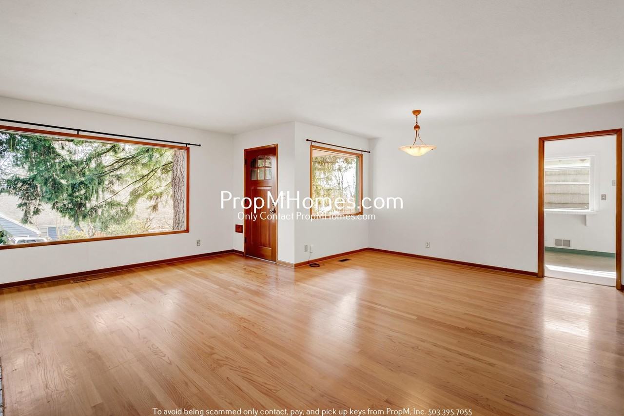 7133 Sw 2nd Ave - Photo 4 of 26