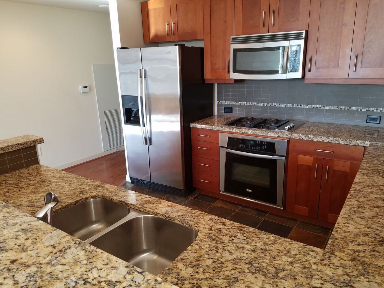 1515 Dock St - Photo 6 of 15