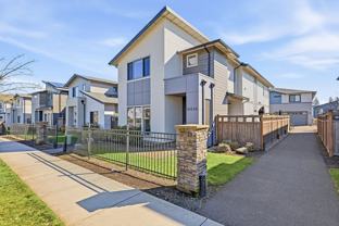 16536 Se Pleasant Valley Pkwy - Photo 1 of 1