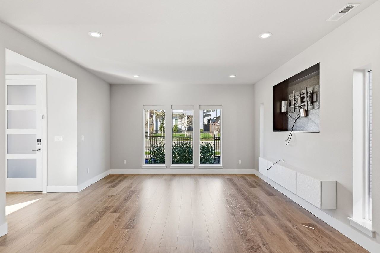 16536 Se Pleasant Valley Pkwy - Photo 3 of 20