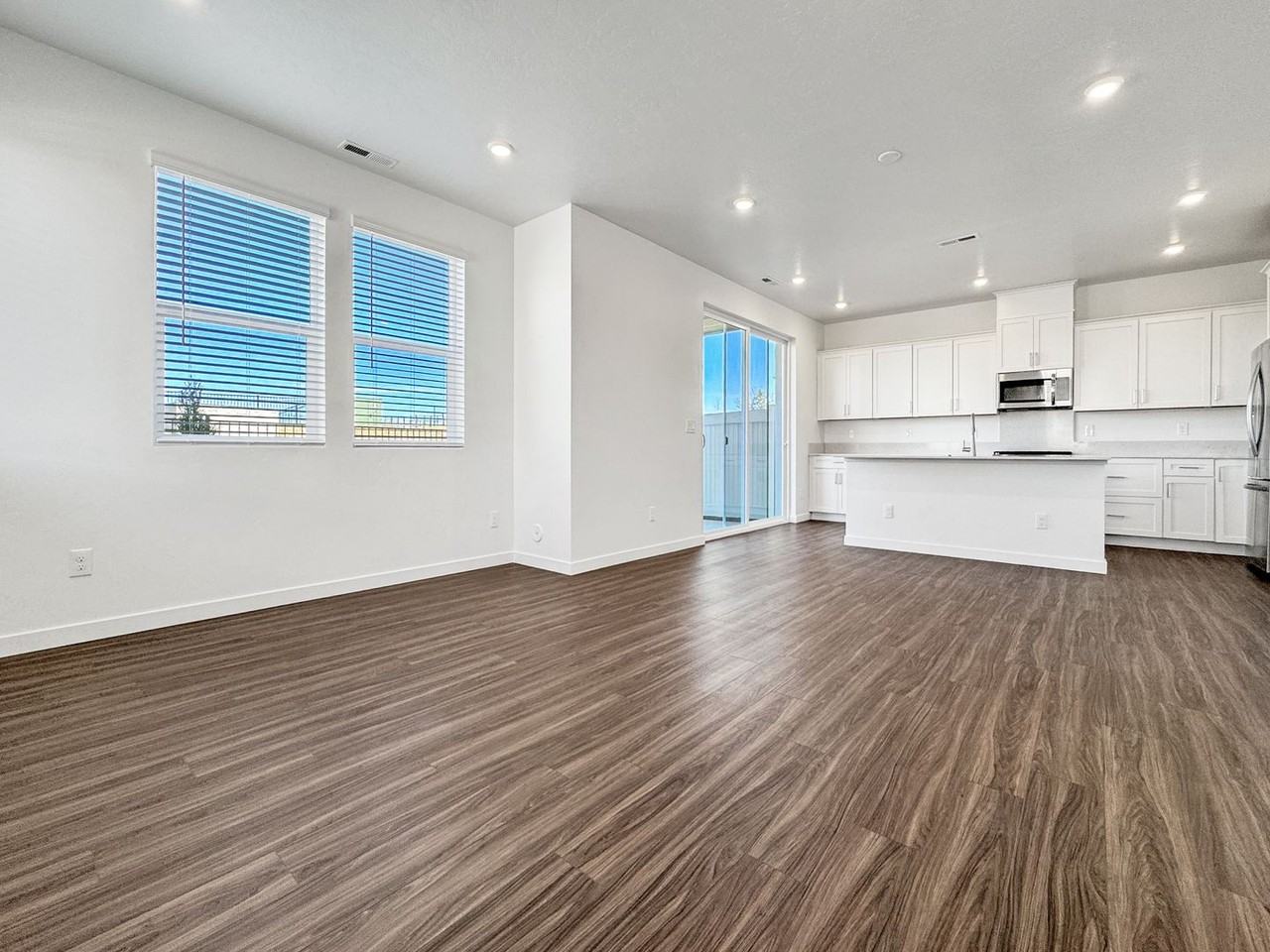 8234 W Grey Alder Dr - Photo 3 of 21