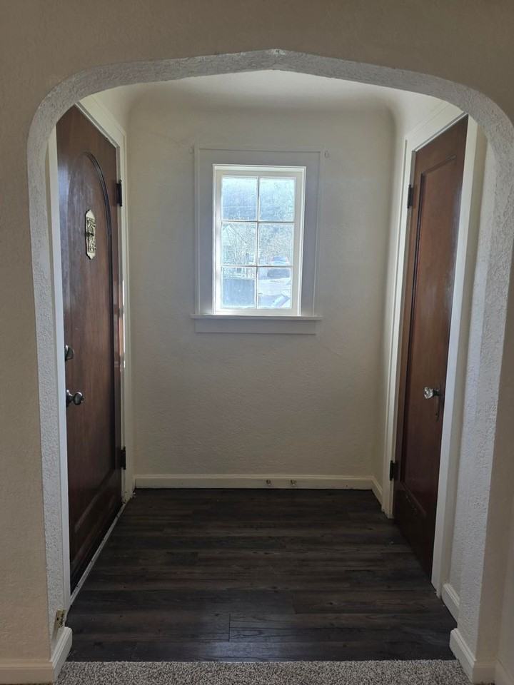 1309 N Callow Ave - Photo 3 of 22