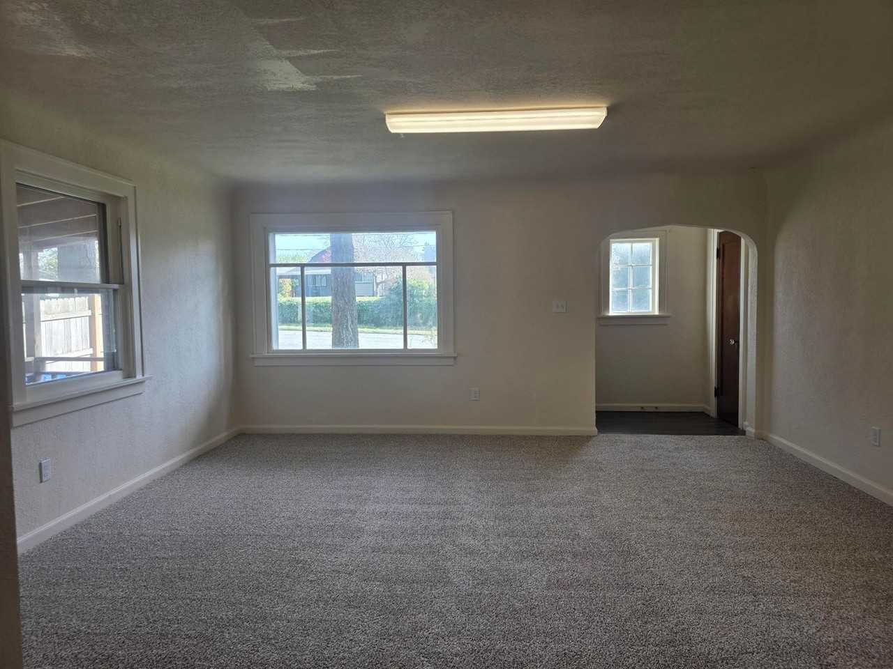 1309 N Callow Ave - Photo 4 of 22