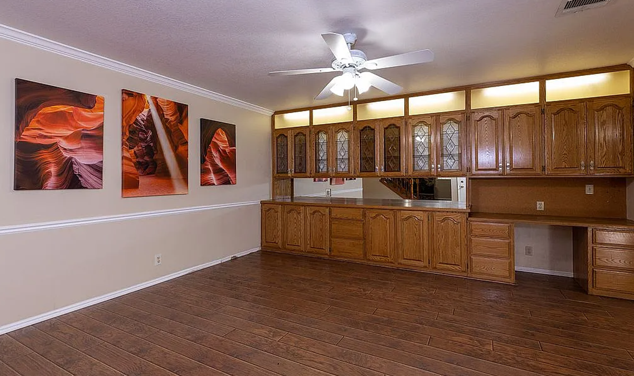 623 E 160 S - Photo 3 of 32