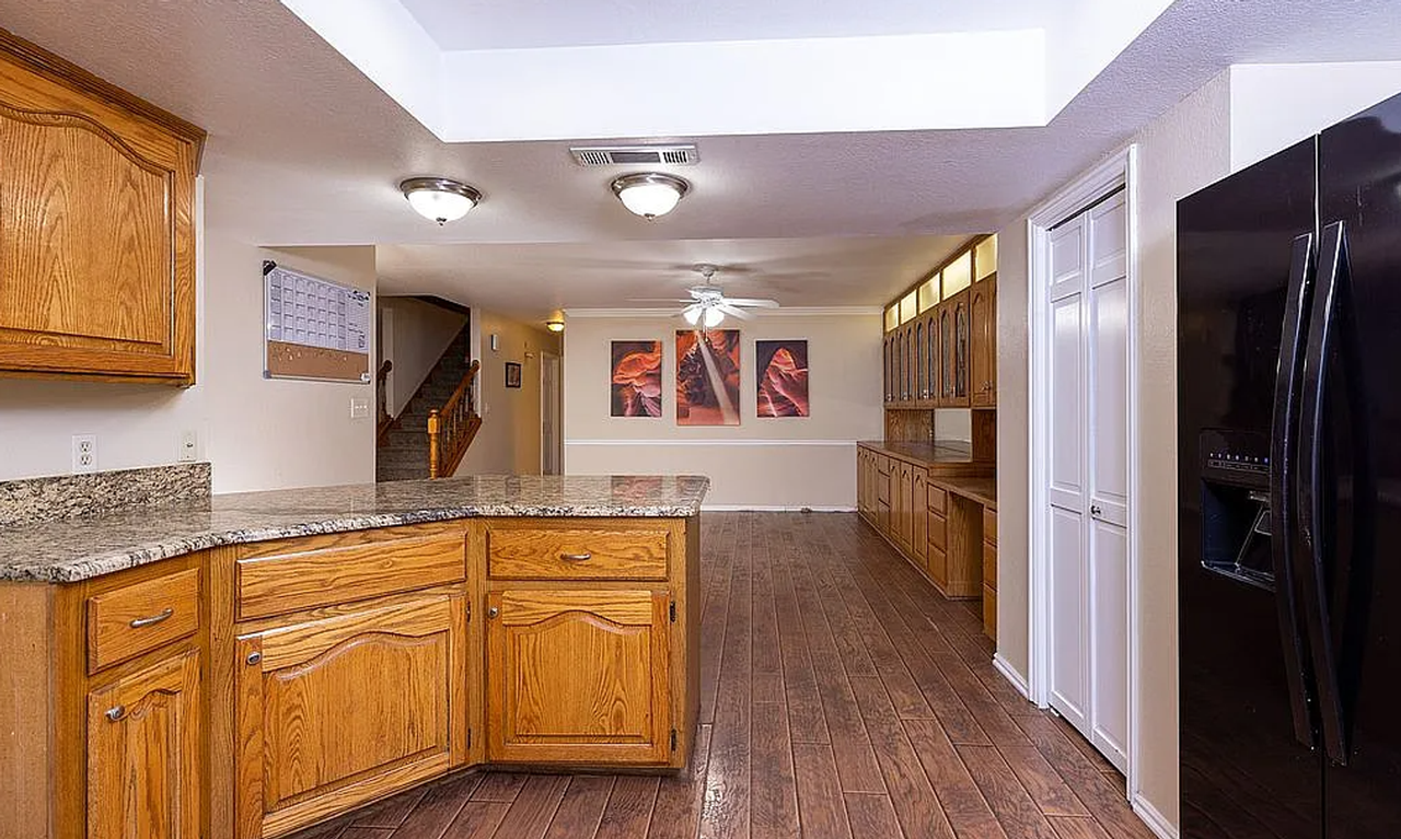 623 E 160 S - Photo 6 of 32