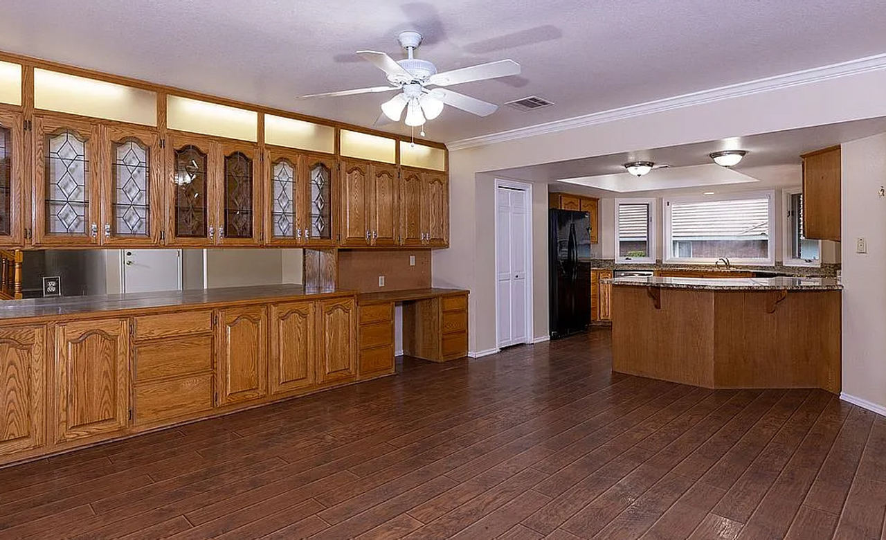 623 E 160 S - Photo 7 of 32