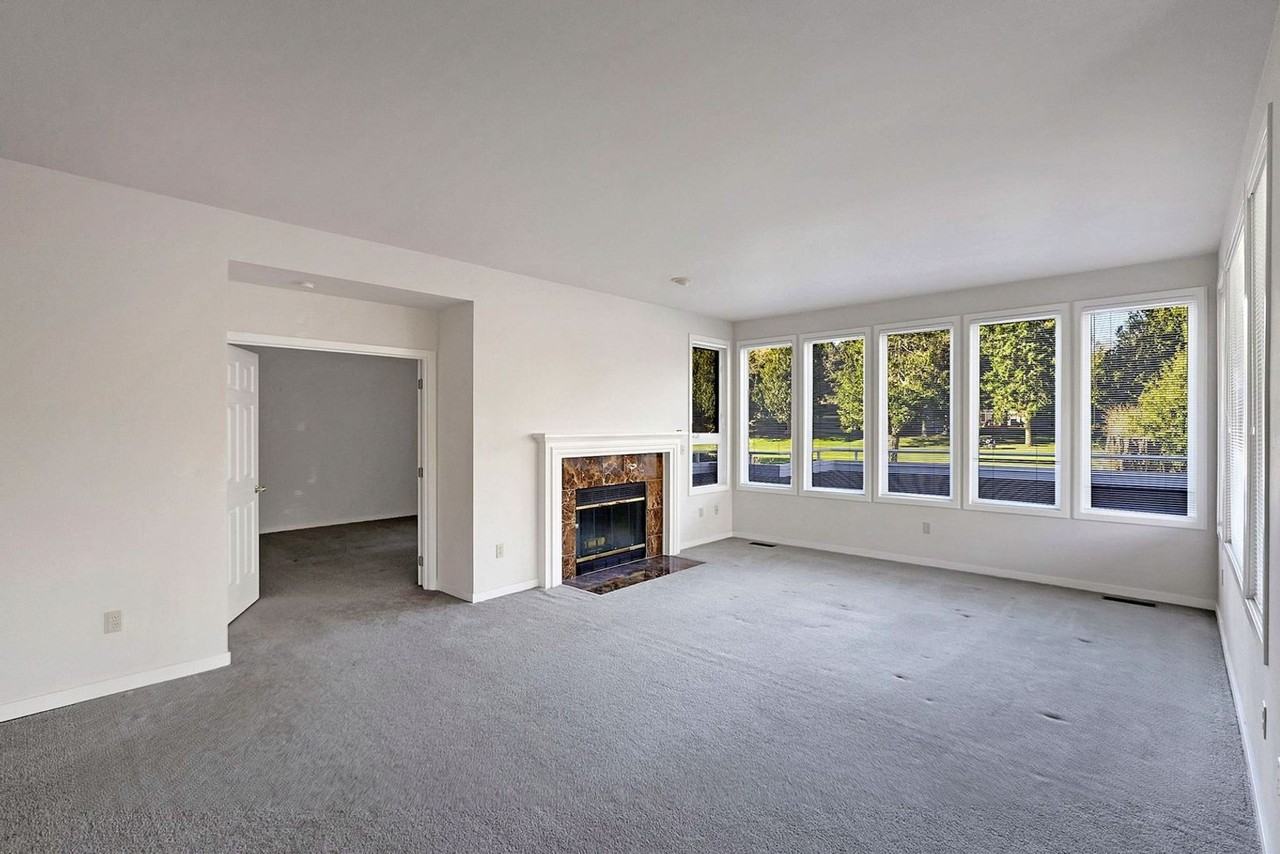 60 Fairway Ln #D - Photo 4 of 32