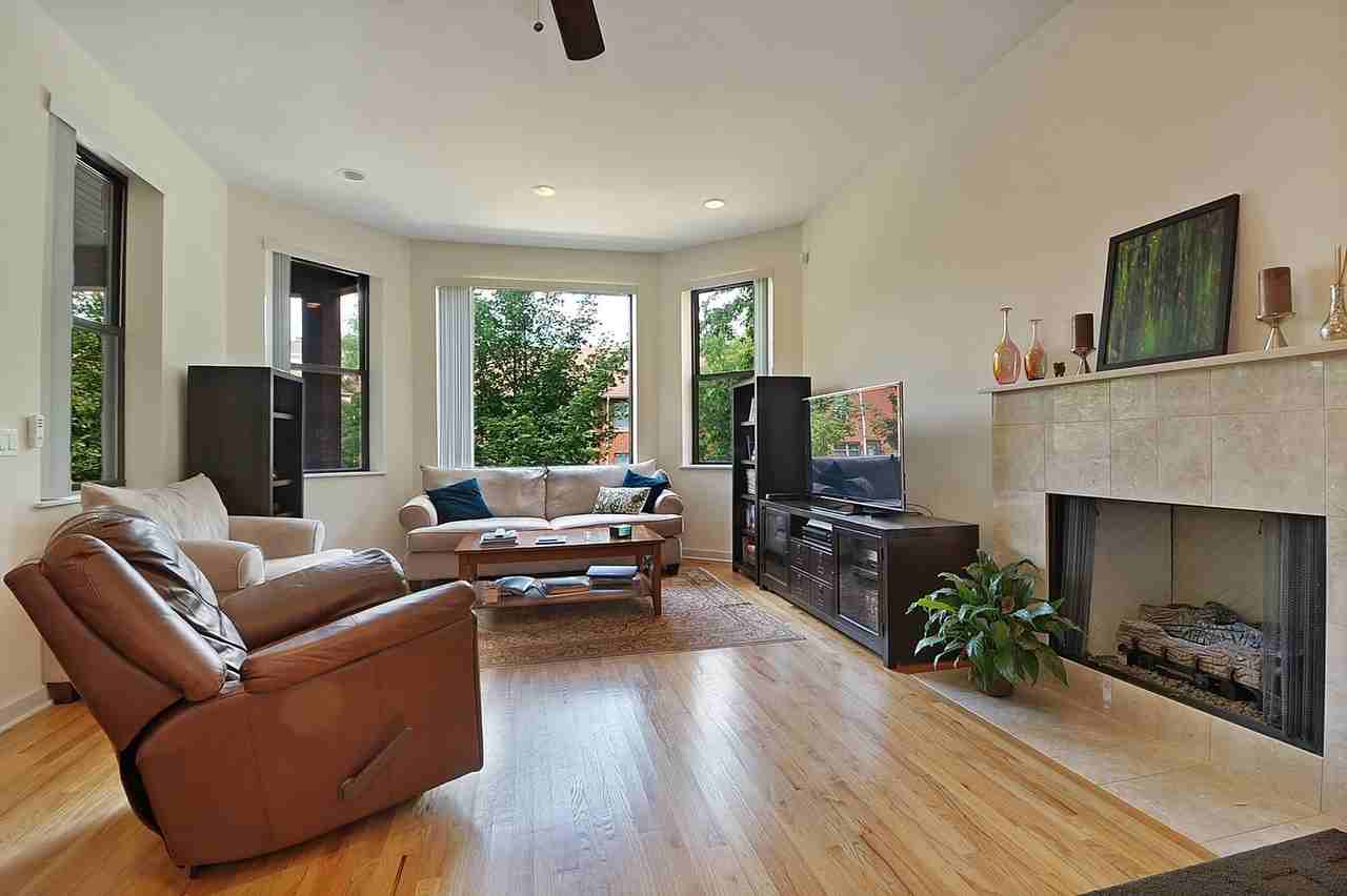 2147-2151 West Evergreen Ave - Photo 2 of 37