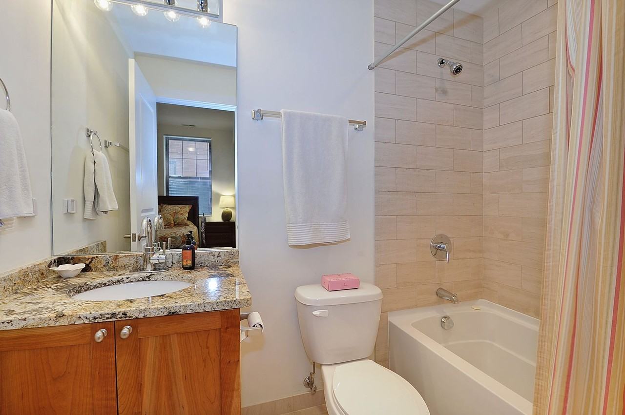 2147-2151 West Evergreen Ave - Photo 6 of 37