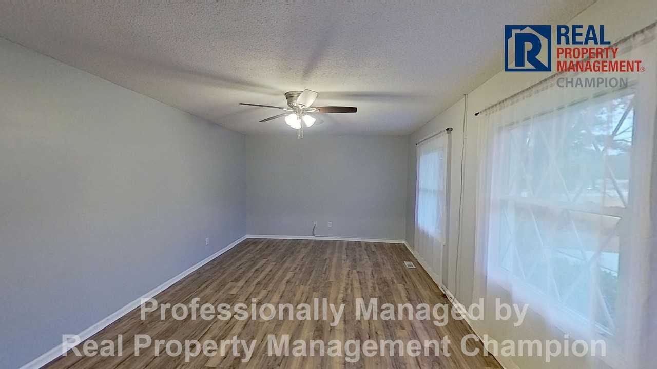 102 Northview Ct - Photo 2 of 20
