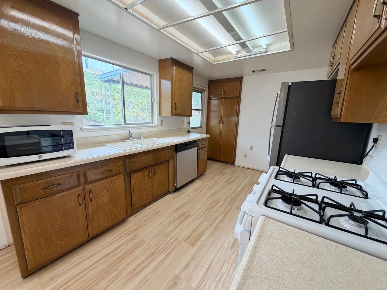 12445 Pipo Rd - Photo 5 of 16