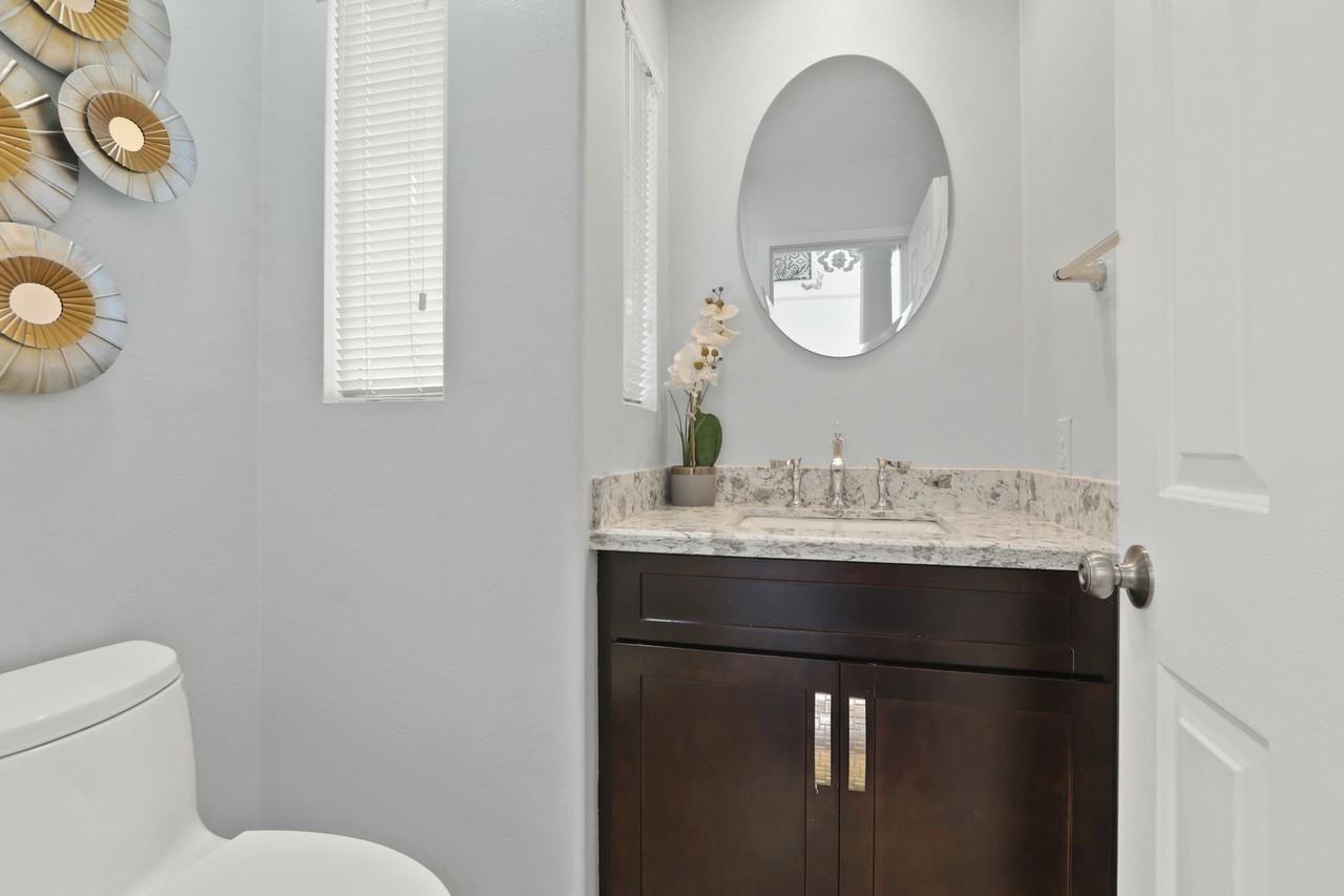 7246 Rockridge Dr - Photo 5 of 20