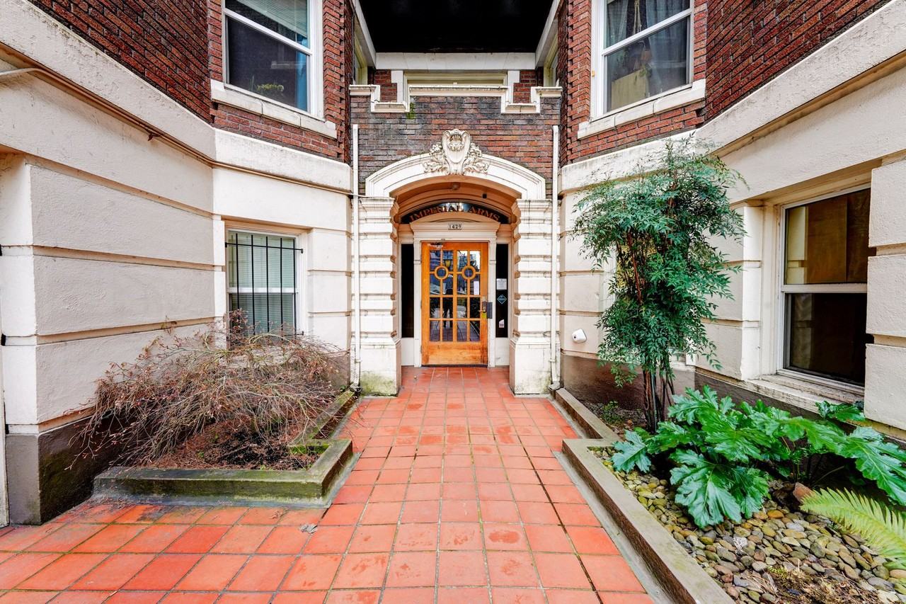 Imperial Arms Apartments - Photo 3 of 12