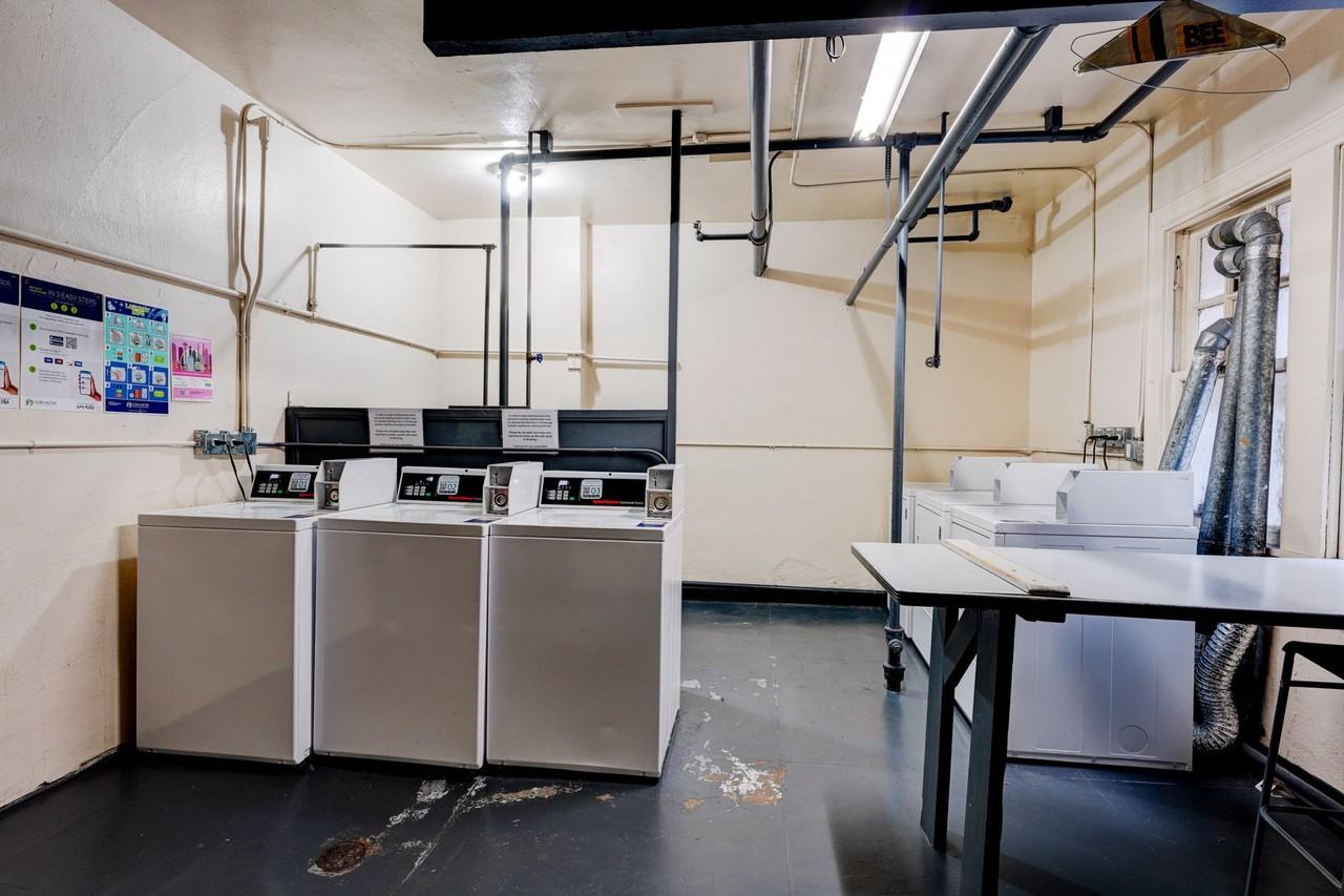 Imperial Arms Apartments - Photo 5 of 12