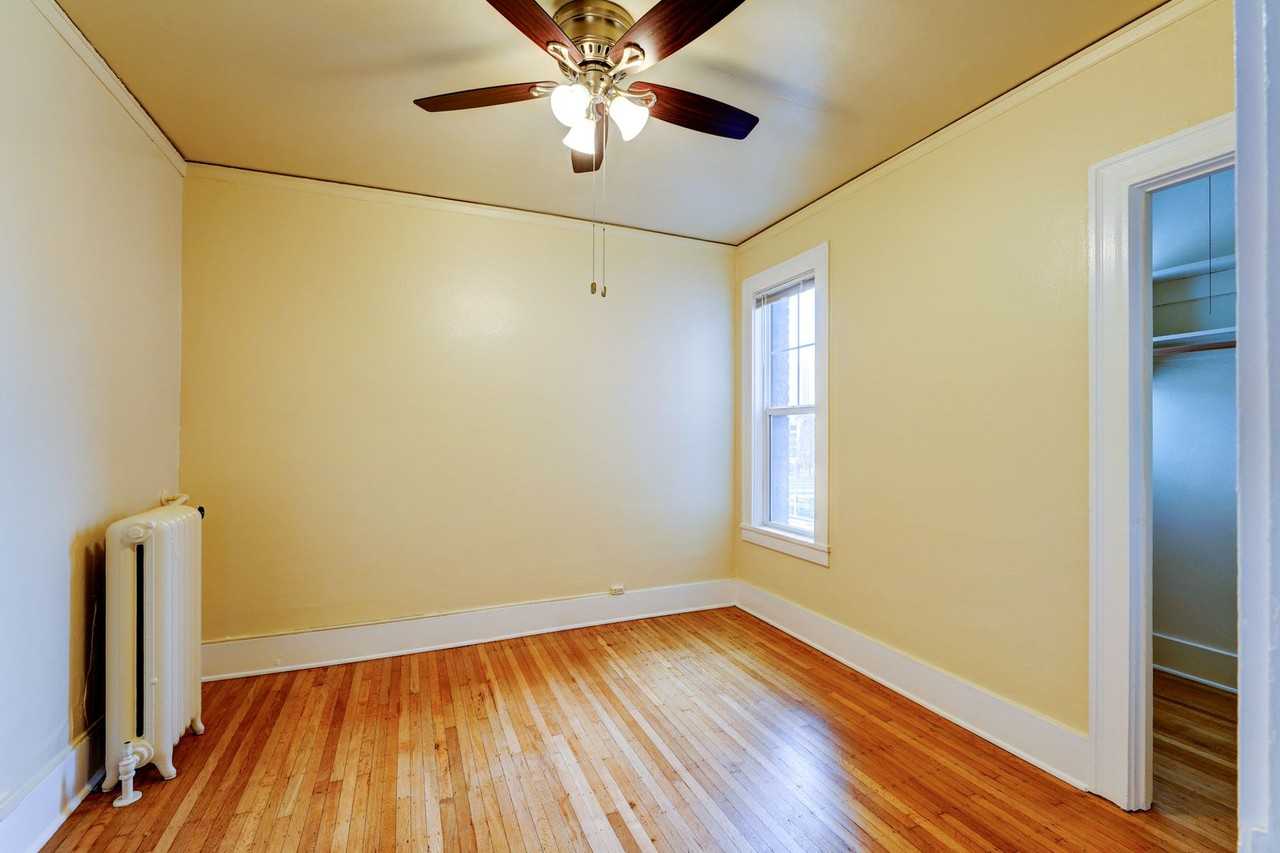 Imperial Arms Apartments - Photo 6 of 12