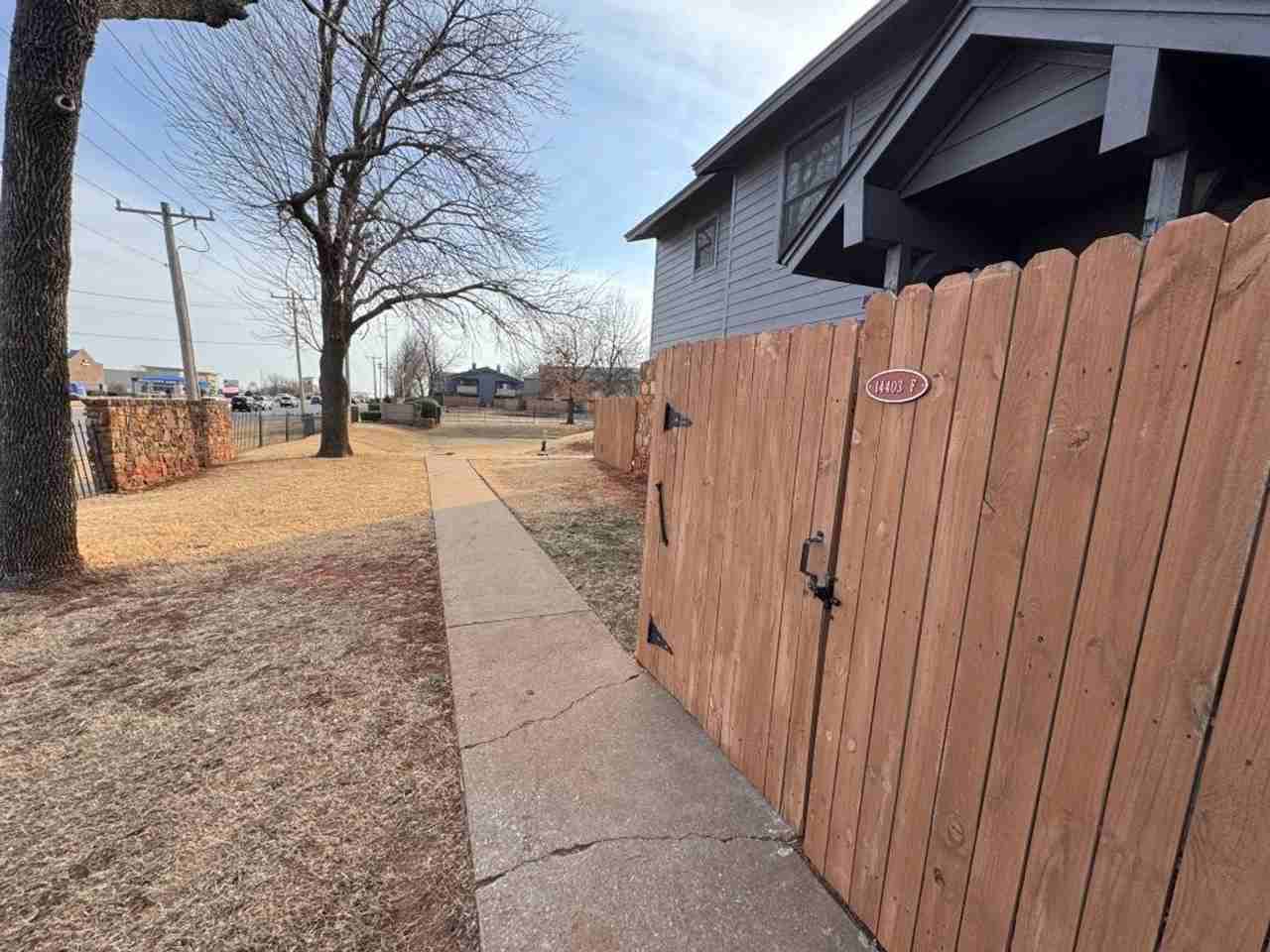 14403 N Pennsylvania Ave #F - Photo 3 of 19