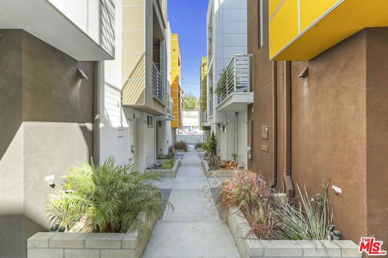 2202 Edendale Ln - Photo 2 of 27