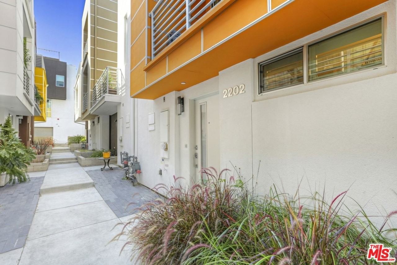 2202 Edendale Ln - Photo 3 of 27