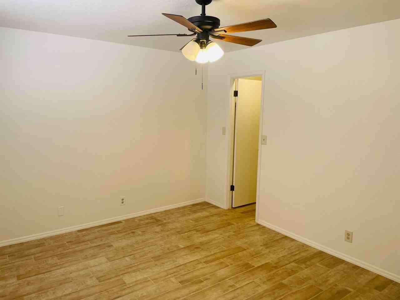 185 Sierra Rd - Photo 3 of 14