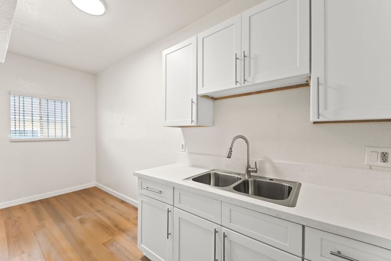 182 W Vernon Ave - Photo 6 of 12